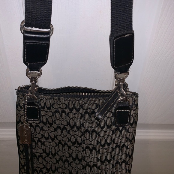 Authentic Coach Purse - Picture 2 of 4